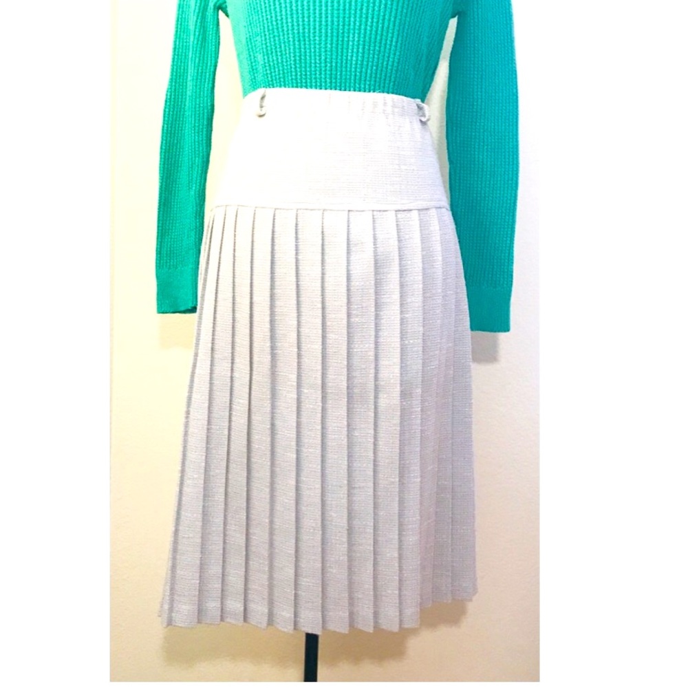 Pleated skirt